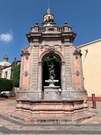 ¿Neptuno o Cristo Pescador? 1 Fuente de Neptuno